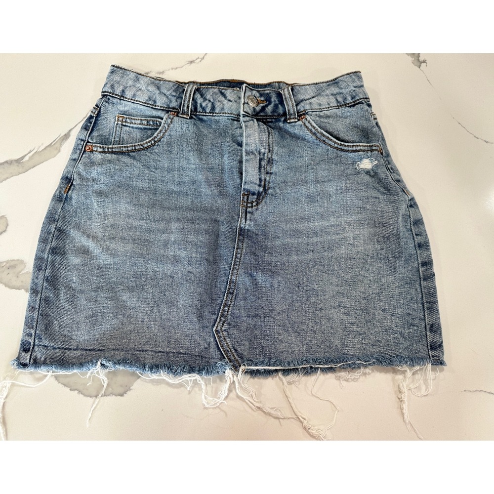 Wild Fable Womens Denim Skirt Blue Frayed Hem Distressed Mini‎ Size 8